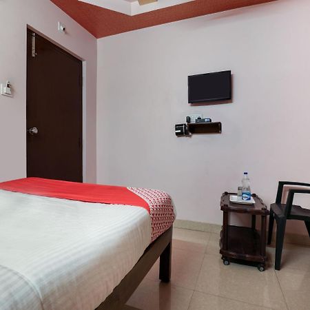Oyo 10711 Hotel Nsnr Residency Visakhapatnam Exterior foto