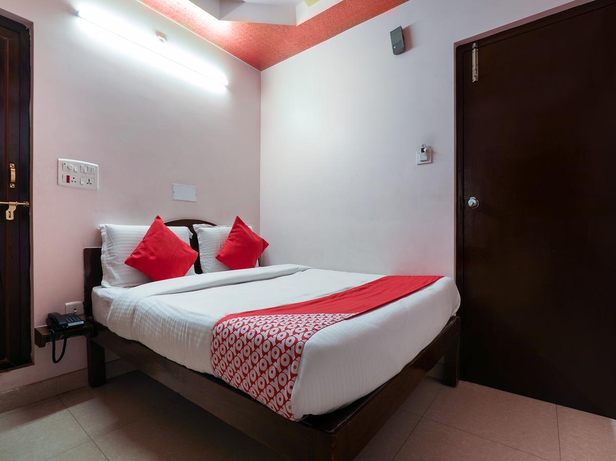 Oyo 10711 Hotel Nsnr Residency Visakhapatnam Exterior foto