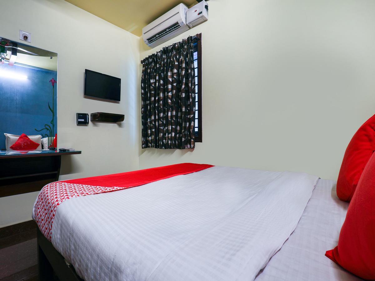 Oyo 10711 Hotel Nsnr Residency Visakhapatnam Exterior foto